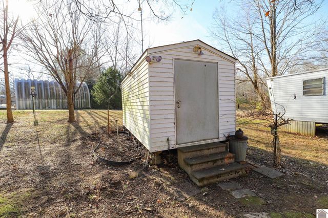 250 Captain Morgan Rd 1, Hardin, KY 42048