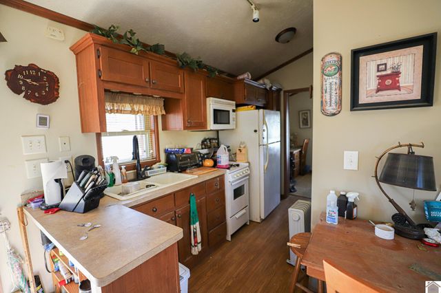 250 Captain Morgan Rd 1, Hardin, KY 42048