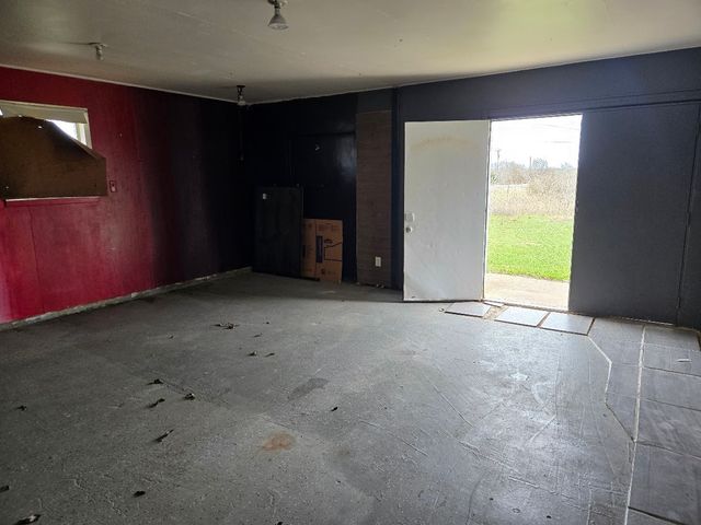 812 N Tyus Street, Groesbeck, TX 76642