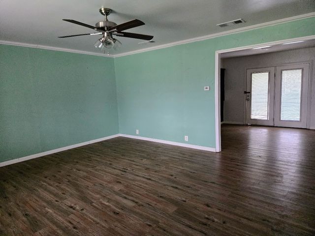 812 N Tyus Street, Groesbeck, TX 76642