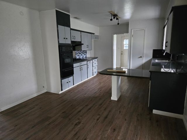 812 N Tyus Street, Groesbeck, TX 76642