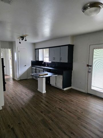 812 N Tyus Street, Groesbeck, TX 76642