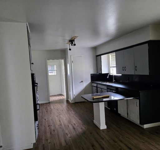 812 N Tyus Street, Groesbeck, TX 76642