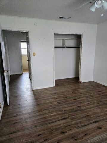 812 N Tyus Street, Groesbeck, TX 76642