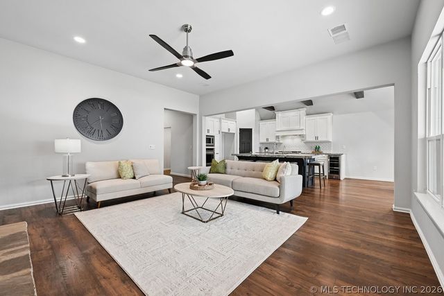6867 E 124th Street S, Bixby, OK 74008