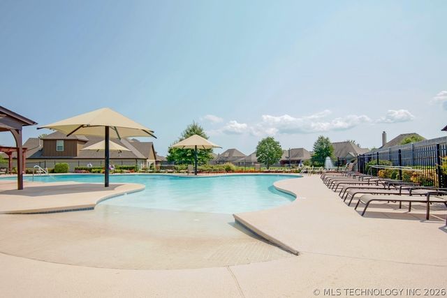 6867 E 124th Street S, Bixby, OK 74008