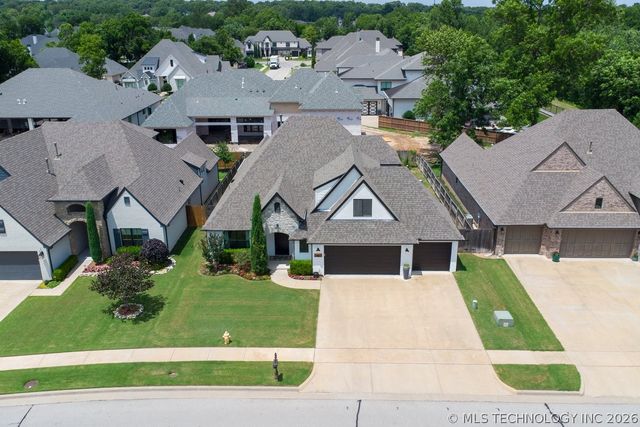 6867 E 124th Street S, Bixby, OK 74008