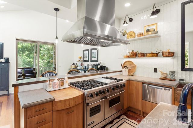 3603 Hennessy Place, Charlotte, NC 28210