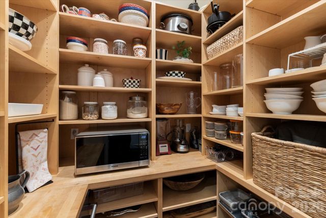 3603 Hennessy Place, Charlotte, NC 28210