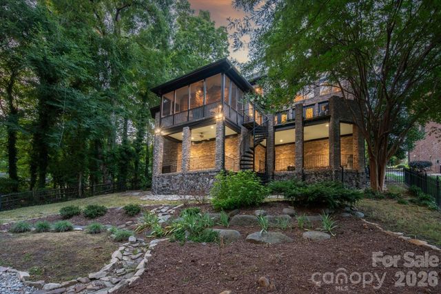 3603 Hennessy Place, Charlotte, NC 28210
