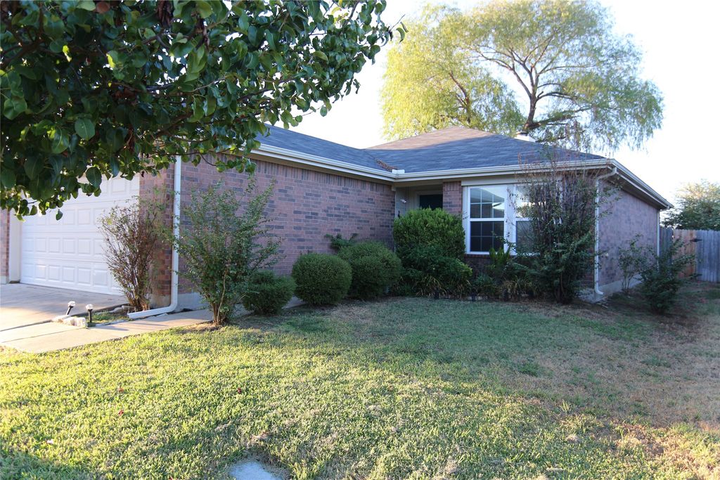 8821 Sagebrush Trail, Cross Roads, TX 76227