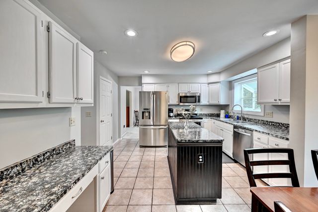 6 Claiborne Court, Florence, KY 41042
