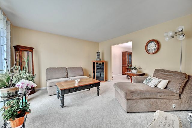 6 Claiborne Court, Florence, KY 41042