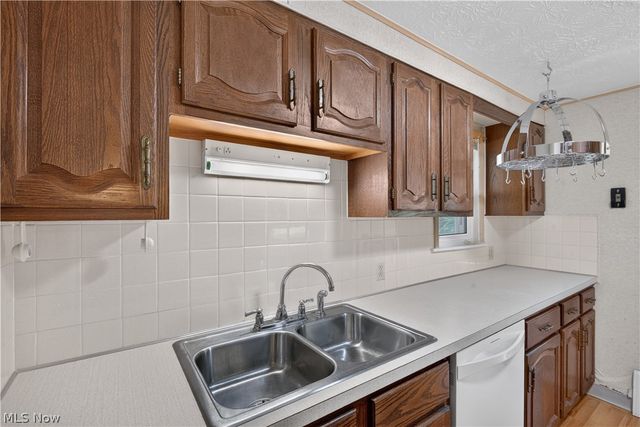 19811 Shakerwood Road, Warrensville Heights, OH 44122