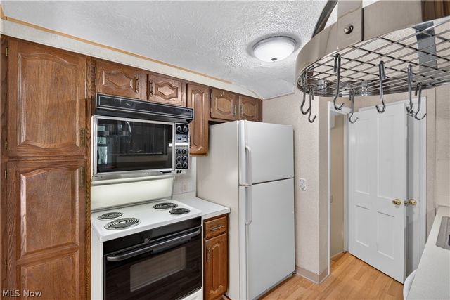 19811 Shakerwood Road, Warrensville Heights, OH 44122