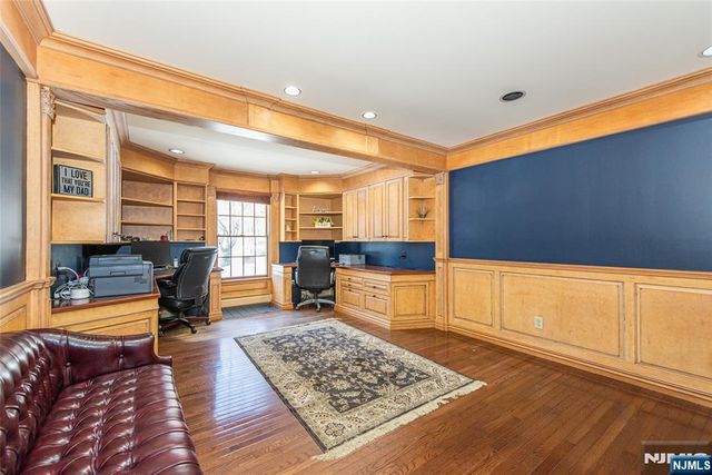 721 Somerset Street, Franklin Lakes, NJ 07417