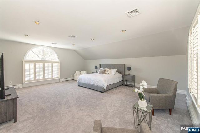 721 Somerset Street, Franklin Lakes, NJ 07417