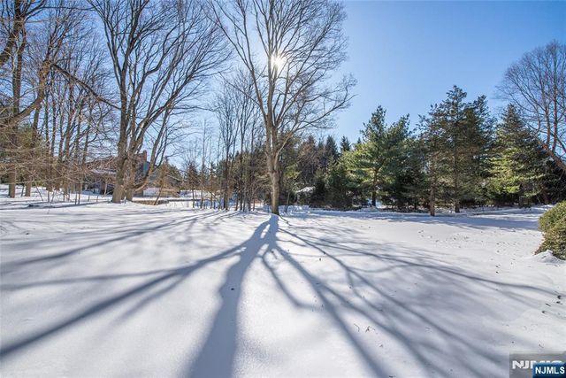 721 Somerset Street, Franklin Lakes, NJ 07417