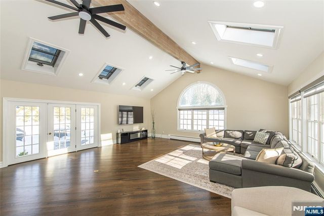 721 Somerset Street, Franklin Lakes, NJ 07417