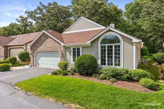 17 White Oak Lane, Elgin, IL 60123