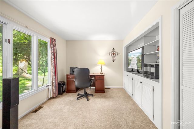 17 White Oak Lane, Elgin, IL 60123