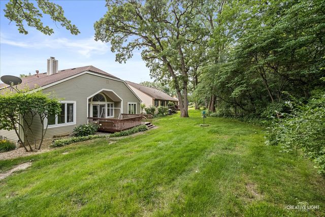 17 White Oak Lane, Elgin, IL 60123
