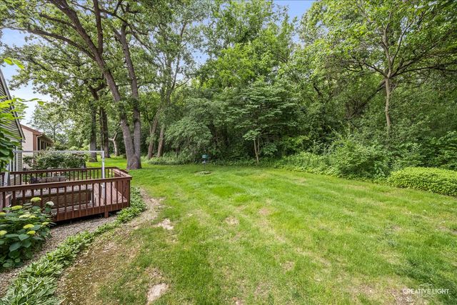 17 White Oak Lane, Elgin, IL 60123