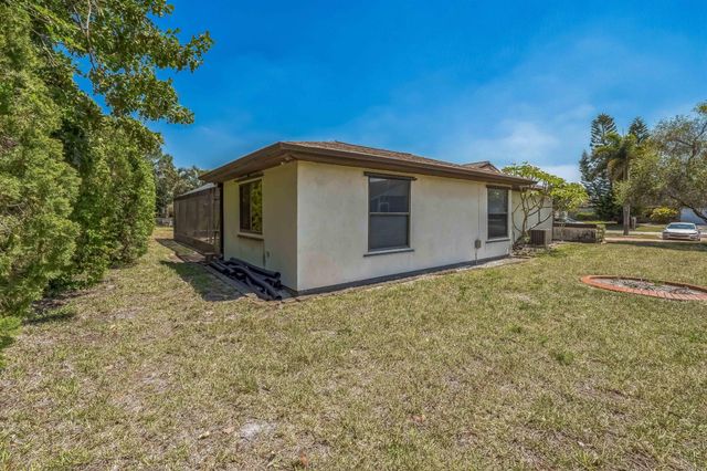 257 SW Cherryhill Road, Port St Lucie, FL 34953