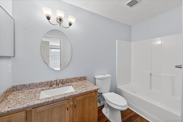 12204 Pinehurst Lane 32, Grand Blanc Charter Township, MI 48439