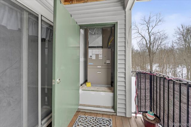 12204 Pinehurst Lane 32, Grand Blanc Charter Township, MI 48439