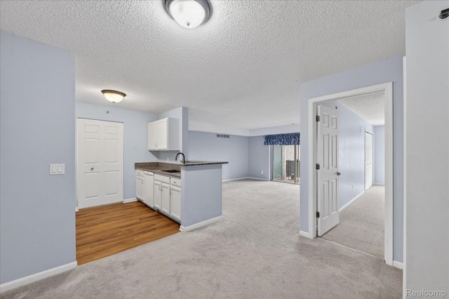 12204 Pinehurst Lane 32, Grand Blanc Charter Township, MI 48439