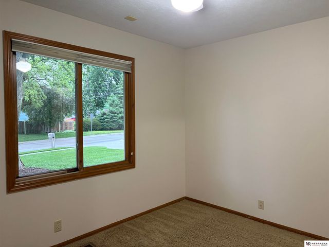 1113 N 83rd Street, Omaha, NE 68114
