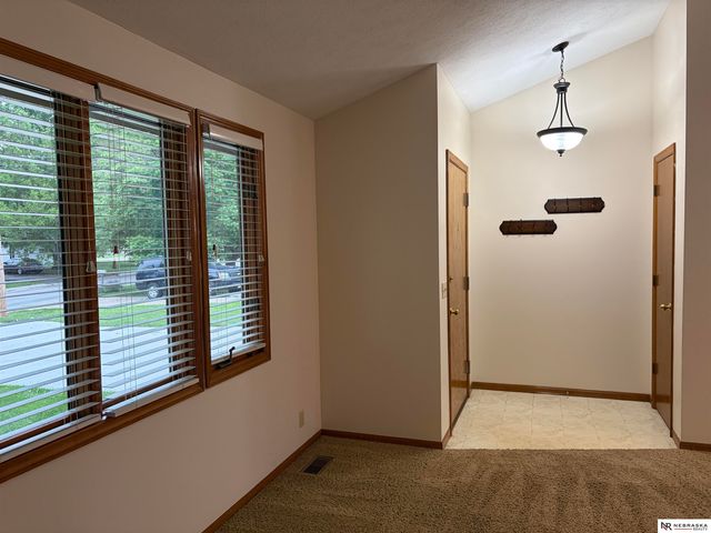 1113 N 83rd Street, Omaha, NE 68114
