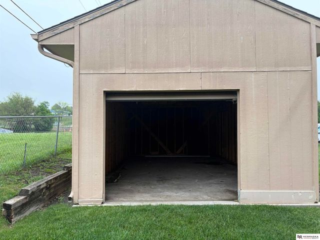1113 N 83rd Street, Omaha, NE 68114