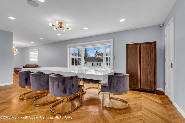 522 W Lincoln Avenue, Oakhurst, NJ 07755