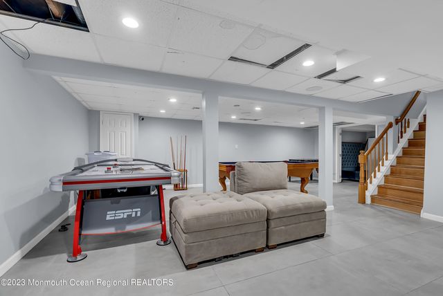 522 W Lincoln Avenue, Oakhurst, NJ 07755