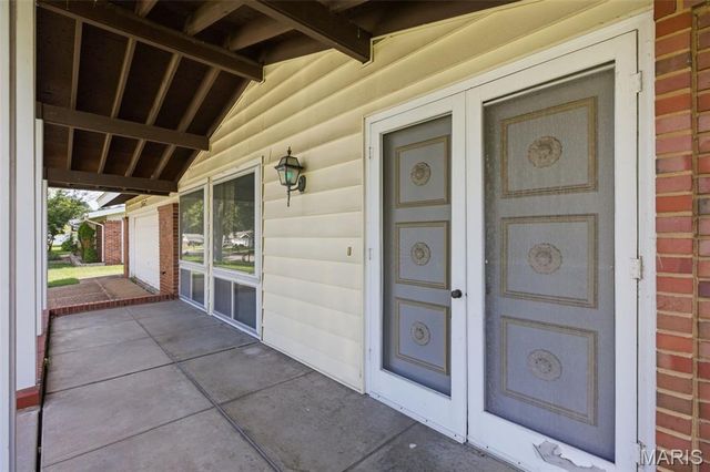 1552 Rathford Drive, Creve Coeur, MO 63146
