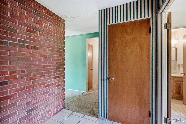 1552 Rathford Drive, Creve Coeur, MO 63146