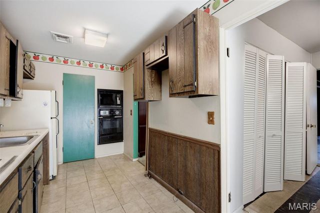 1552 Rathford Drive, Creve Coeur, MO 63146