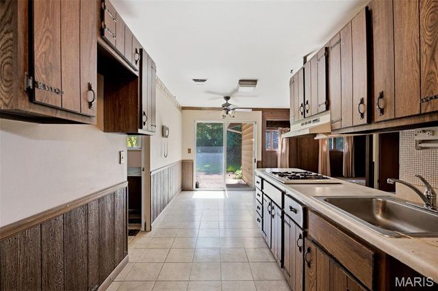1552 Rathford Drive, Creve Coeur, MO 63146