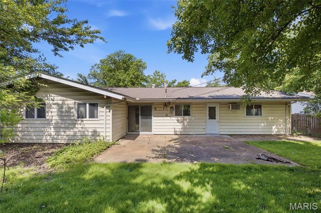 1552 Rathford Drive, Creve Coeur, MO 63146