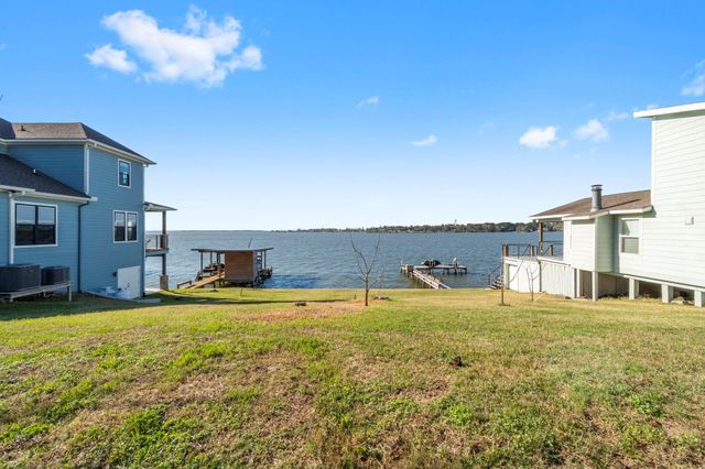 596 Dove Island, Livingston, TX 77351