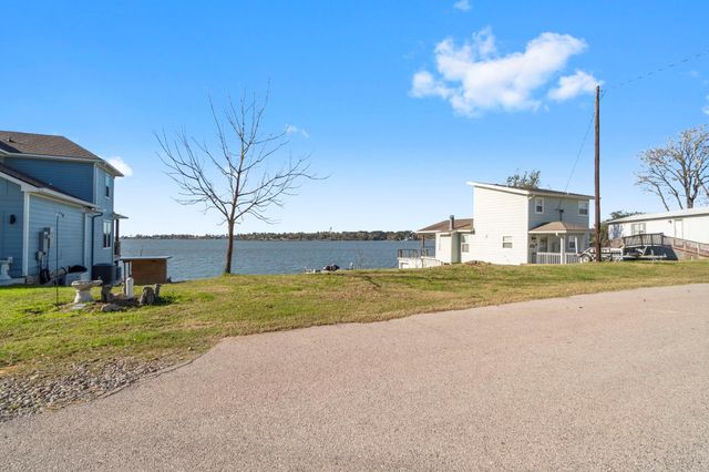 596 Dove Island, Livingston, TX 77351