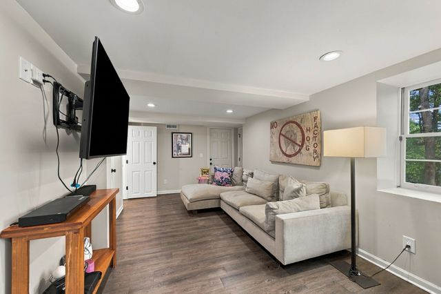916 Rodney Dr, Nashville, TN 37205