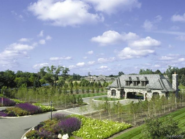 2633 Turtle Shores, Bloomfield Hills, MI 48302