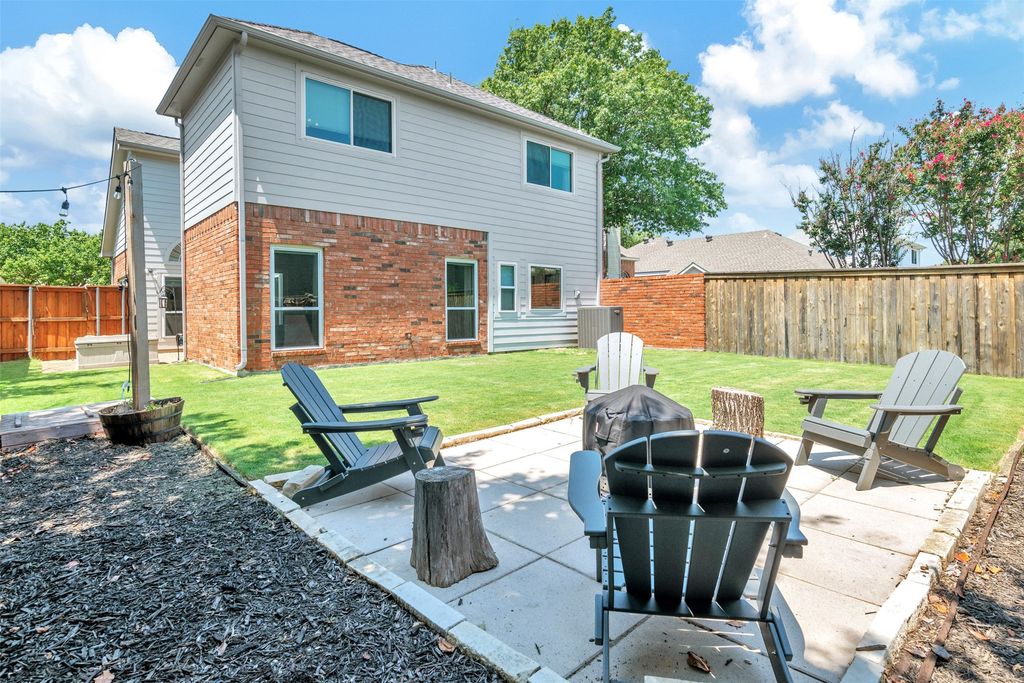 3024 Silver Springs Lane, Richardson, TX 75082