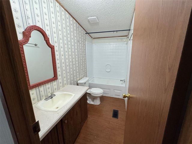 600 E Melville Drive, Crosby, TX 77532