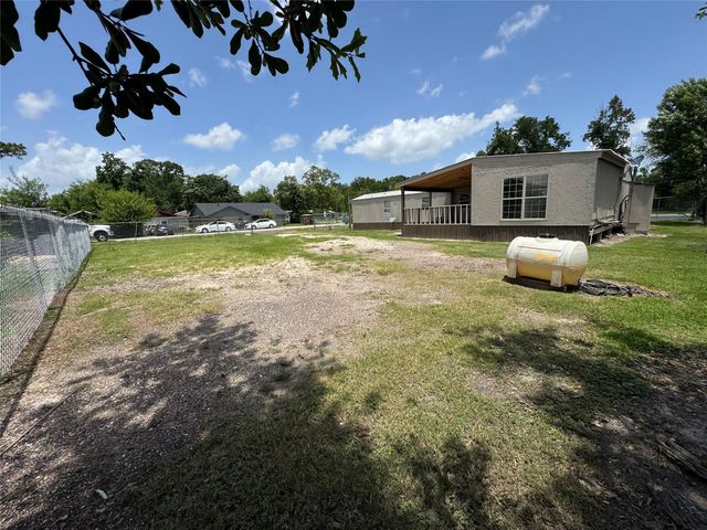 600 E Melville Drive, Crosby, TX 77532