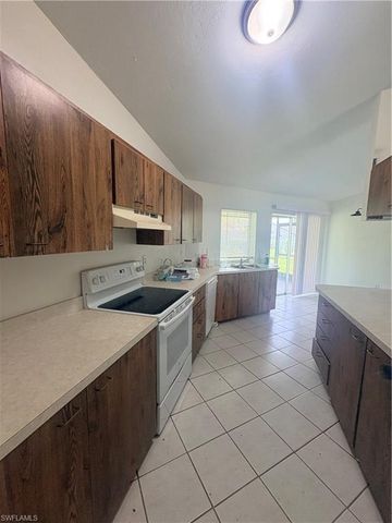 3709 SW 1st PL, Cape Coral, FL 33914