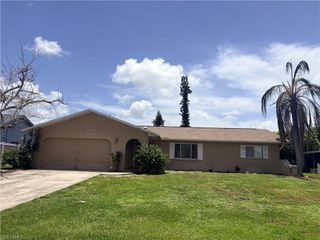 3709 SW 1st PL, Cape Coral, FL 33914